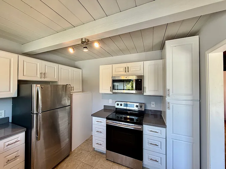 5747 Vicente St #D — Photo 11