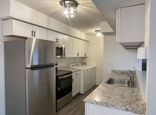 Renovated charming 2 bedroom Bloom at Bellemeade!, Marietta, GA 30008