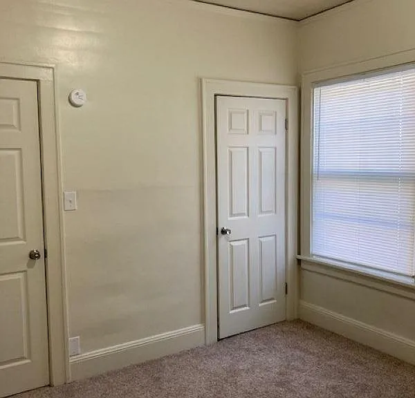 602 E Republic St — Photo 19