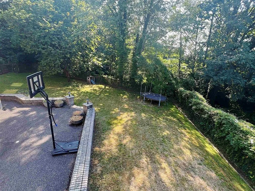 5 bed, $7,400 — Photo 3