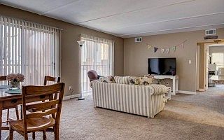 2nd image of 1414 W Glen Ave APT 208A