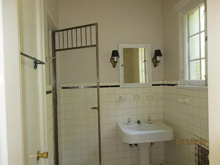 70 N Monterey St — Photo 7