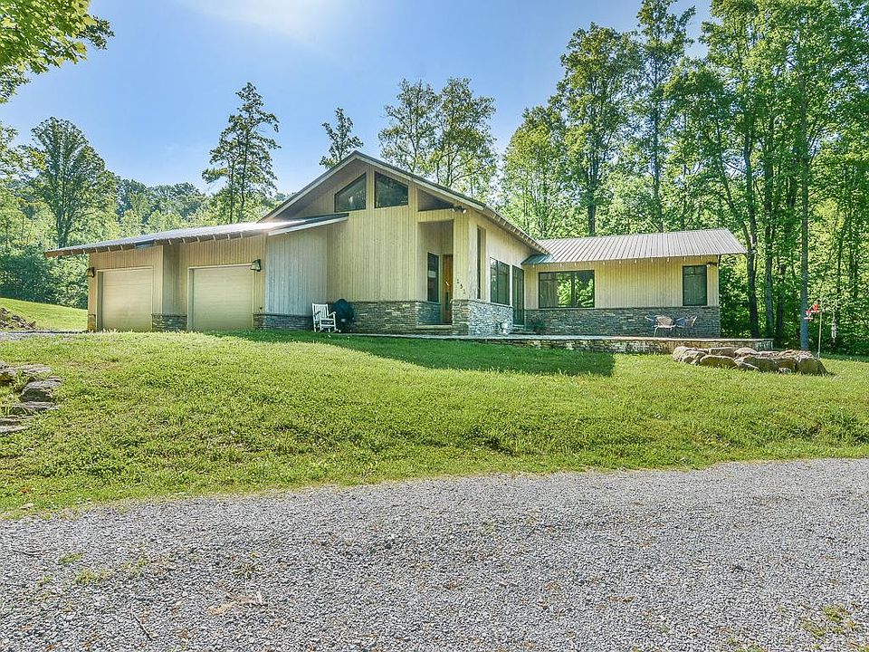 1st image of 131 Lakeview Dr