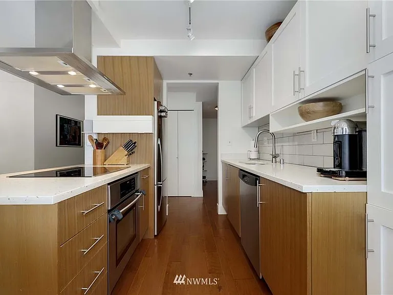 500 5th Ave W #101 — Photo 37