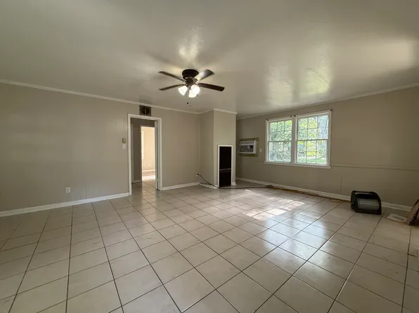 23 N Circle Dr, Natchez, MS 39120