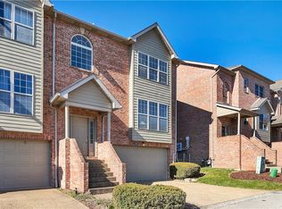 1006 Augusta Ln, Jeannette, PA