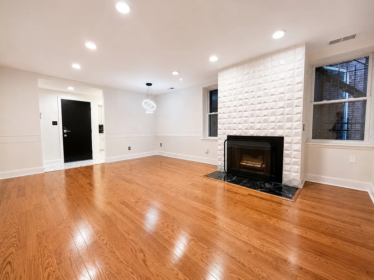 Building Photo - 1903 Spruce St #1A