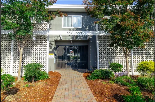 Garden Court Apartments Photo 1