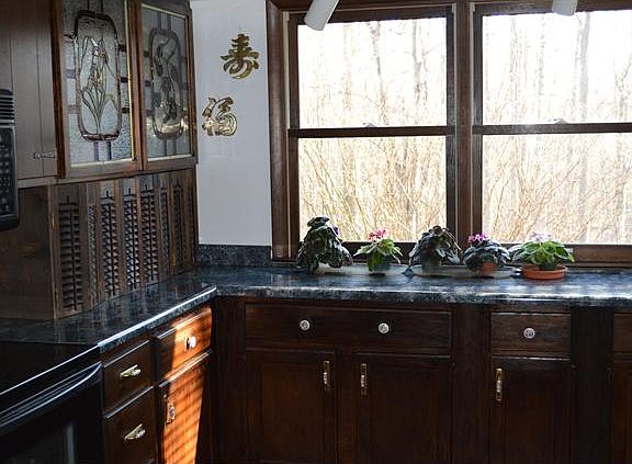 Appliance garage, stained glass cabinet doors