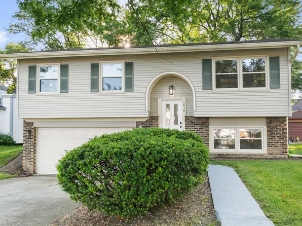 1410 Summit Dr, Lockport, IL 60441