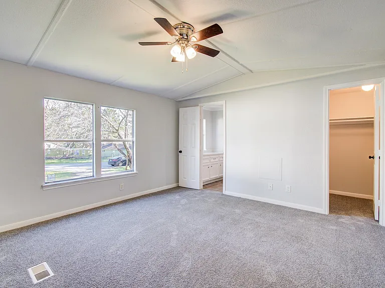 13419 Commander Cir — Photo 10