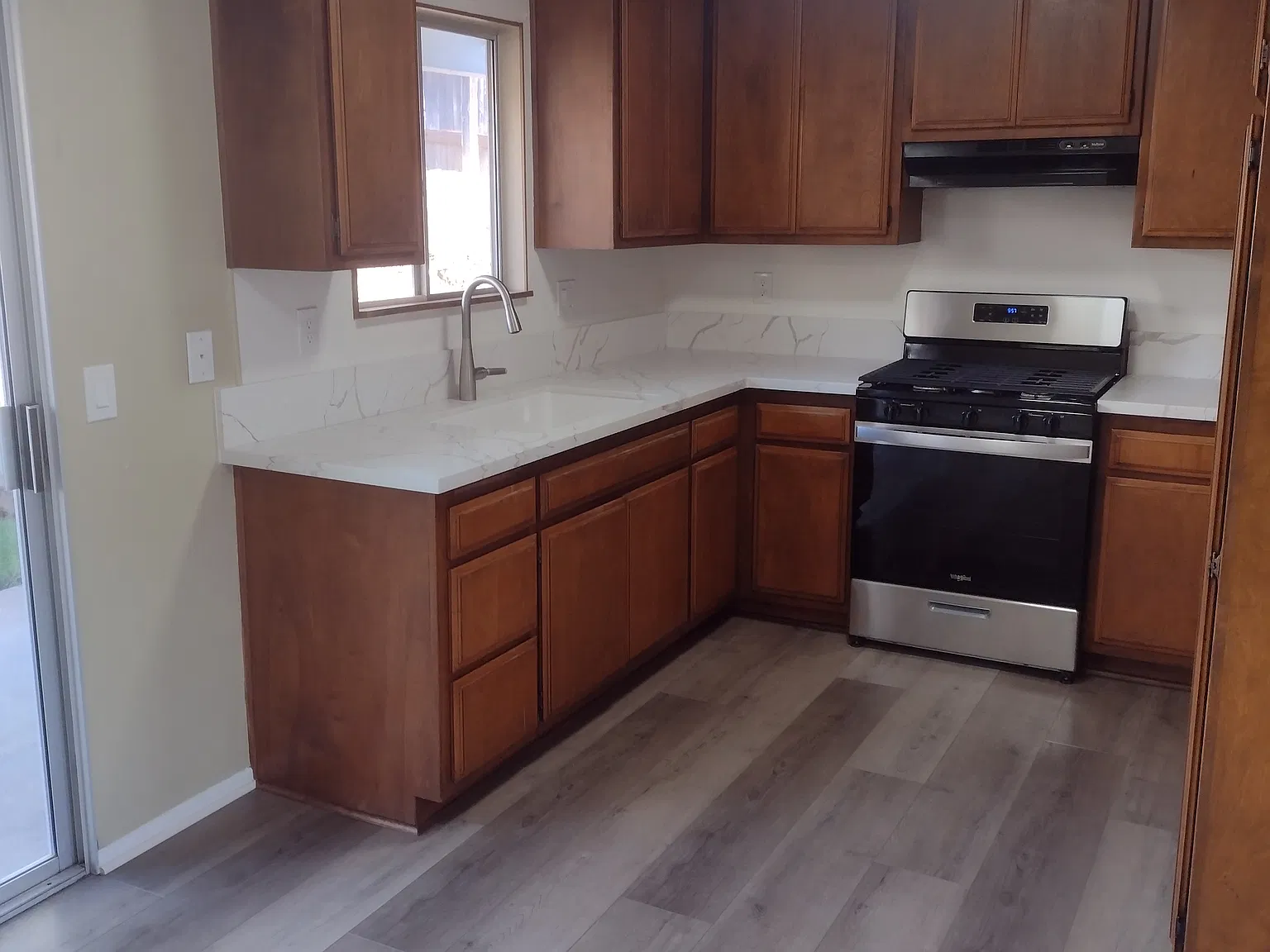 598 Sirginson Road — Photo 3