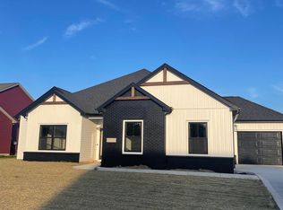17008 Hillsong Ln, Huntertown, IN 46748