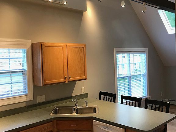 3rd image of 90 Rochester St #2