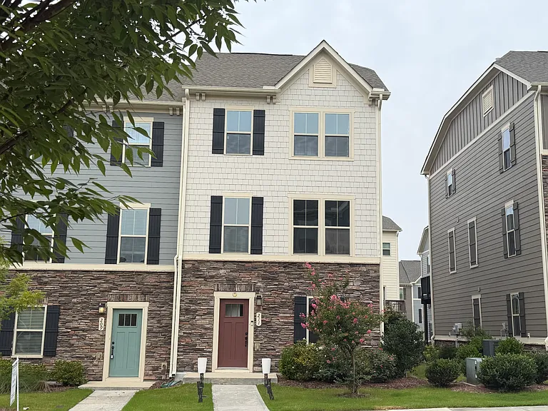 211 Timber Forest Ln — Photo 23