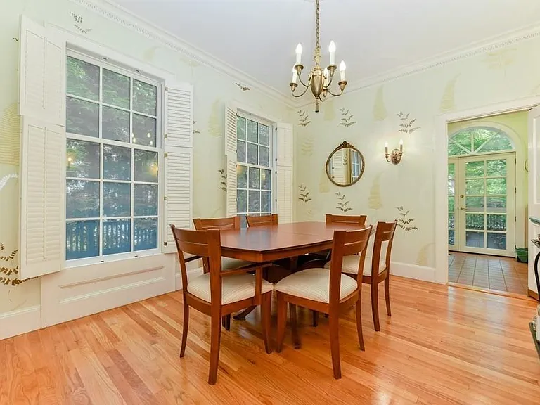 14 Ash St — Photo 8