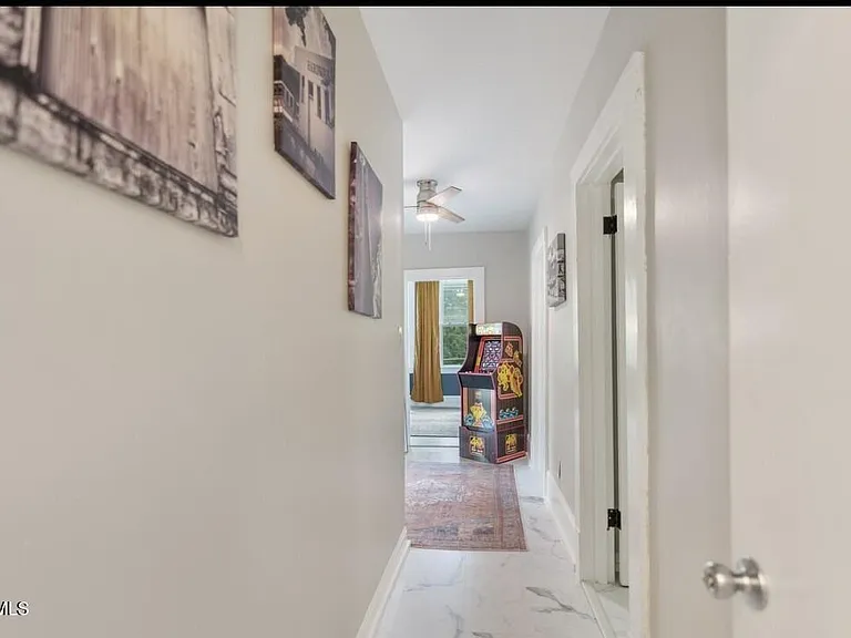 313 S Cutler St — Photo 13