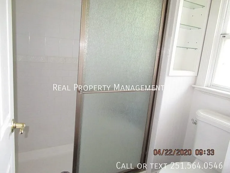 1063 Midmoor Dr — Photo 2