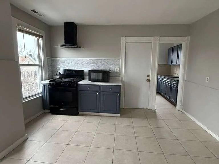 168 Lloyd St #2 — Photo 3