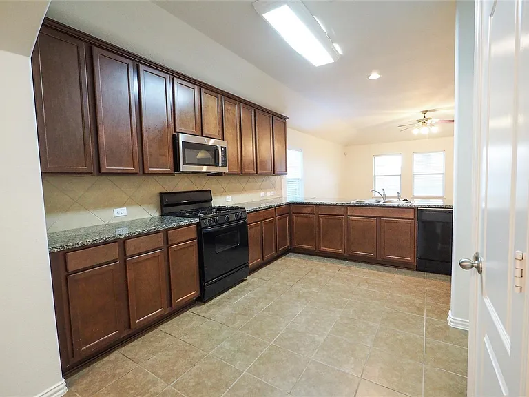 2434 Horned Owl Dr — Photo 8