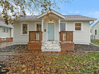 2410 37th St, Des Moines, IA, 50310