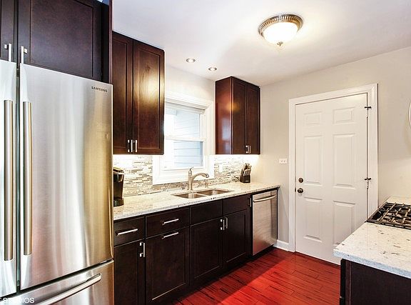 4th image of 521 Indianwood Dr