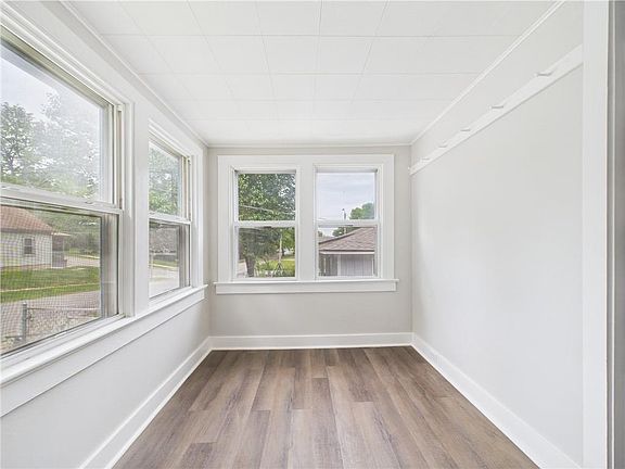 3rd image of 805 Beacon Ave