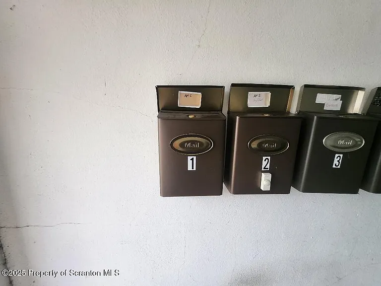 98 N Franklin St #1 — Photo 2