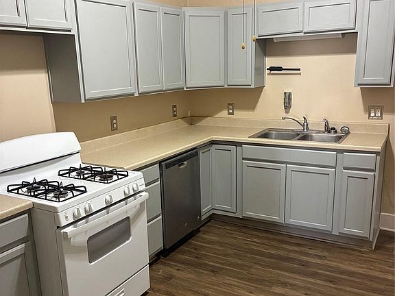 2nd image of 1344 E Lincoln Ave