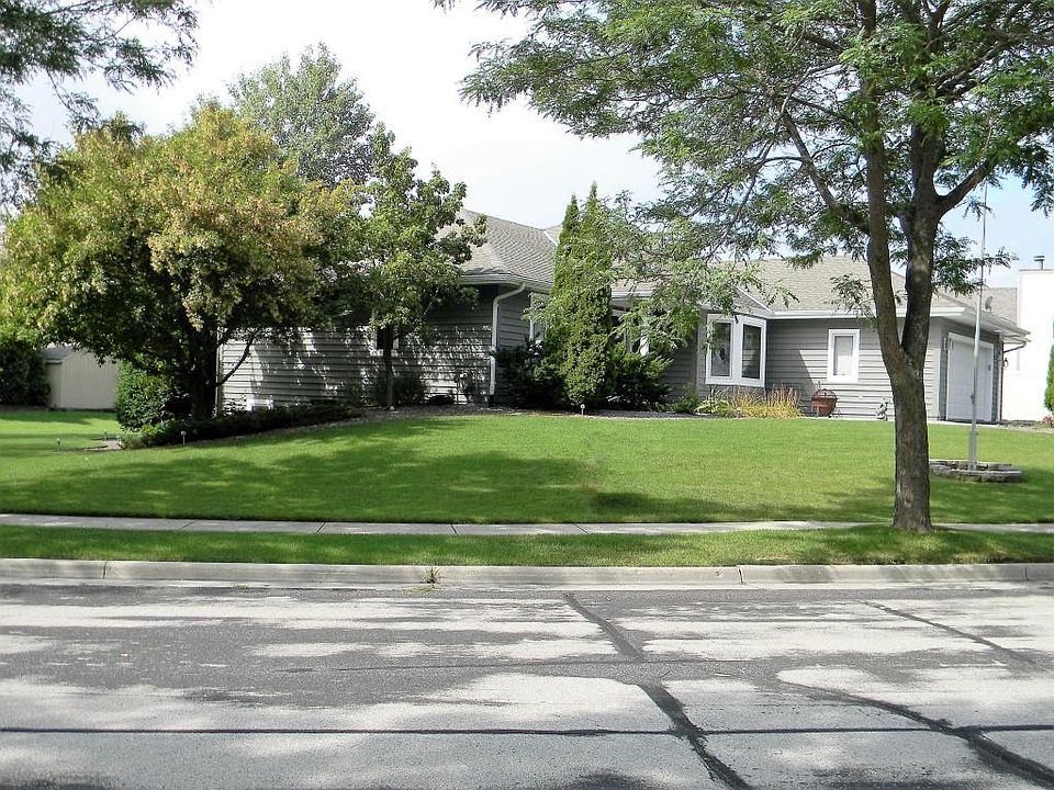 1st image of 671 Fox Run Dr