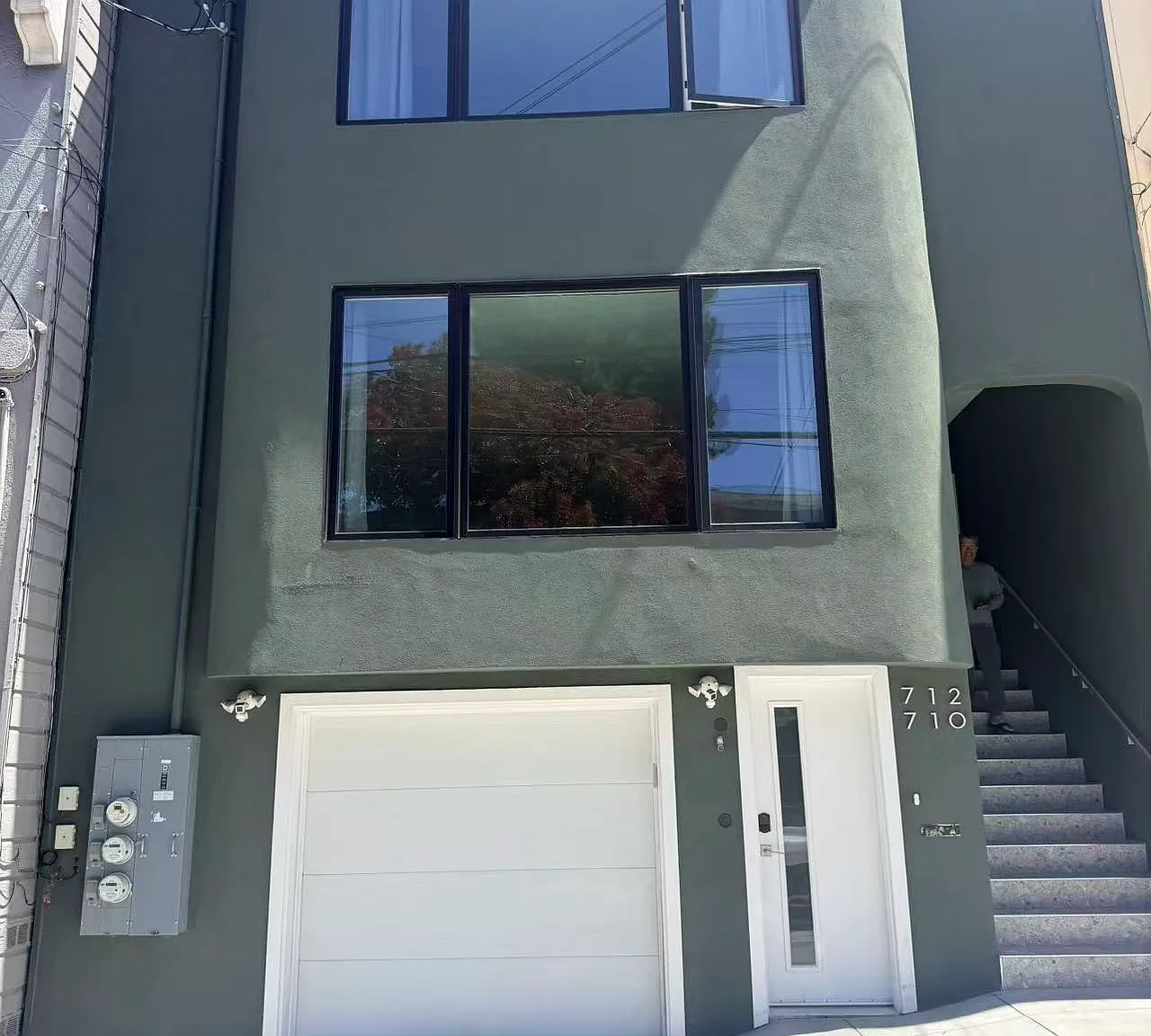 3 bed, 1250 sqft, $8,000 — Photo 2