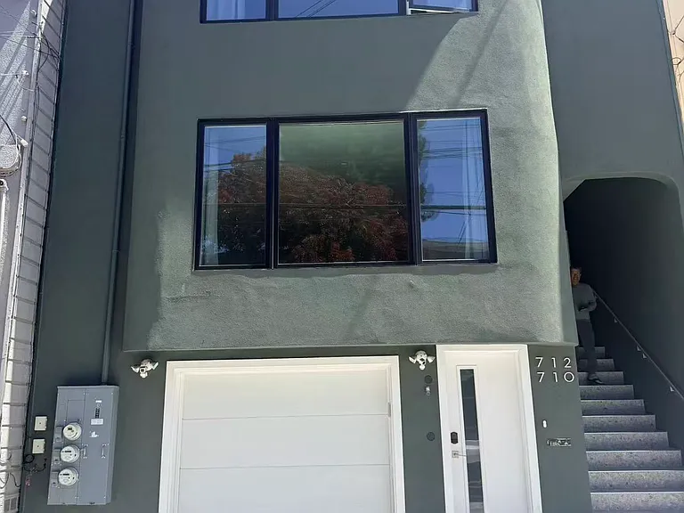 710 16th Ave — Photo 2