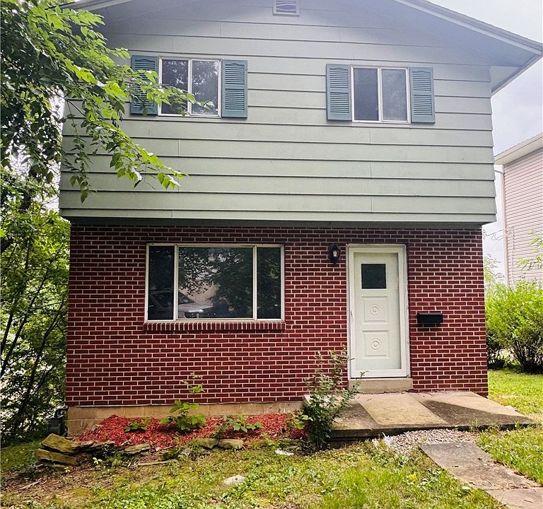 1st image of 2108 2nd St