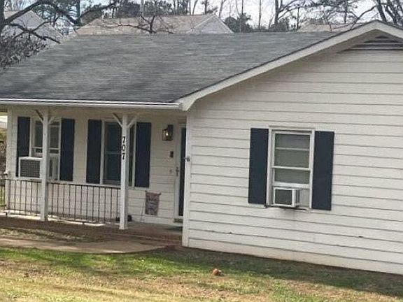 2nd image of 707 Harmon Rd