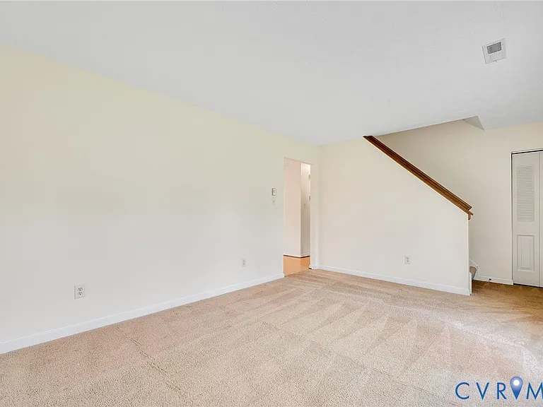 7432 Shire Pkwy — Photo 6