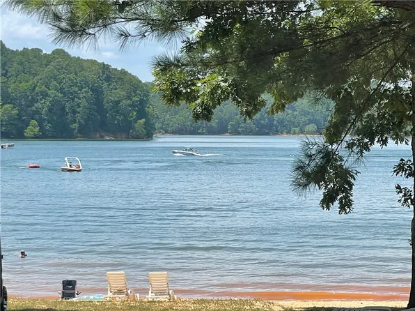 614 S Sundew Dr, Westminster, SC 29693