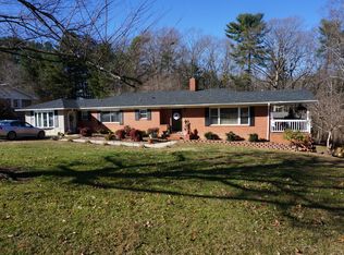 248 Lakeview Dr, Mount Airy, NC 27030