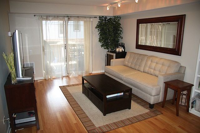 1st image of 2045 N Larrabee St APT 7206