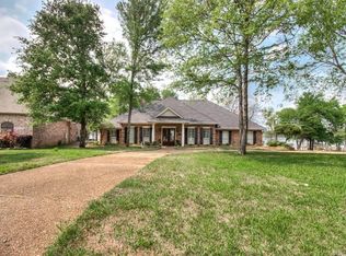 2320 N Cross Dr, Shreveport, LA 71107