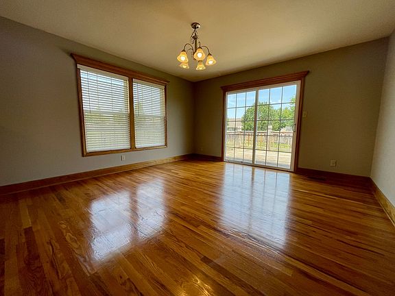 3rd image of 2302 Shenandoah Dr