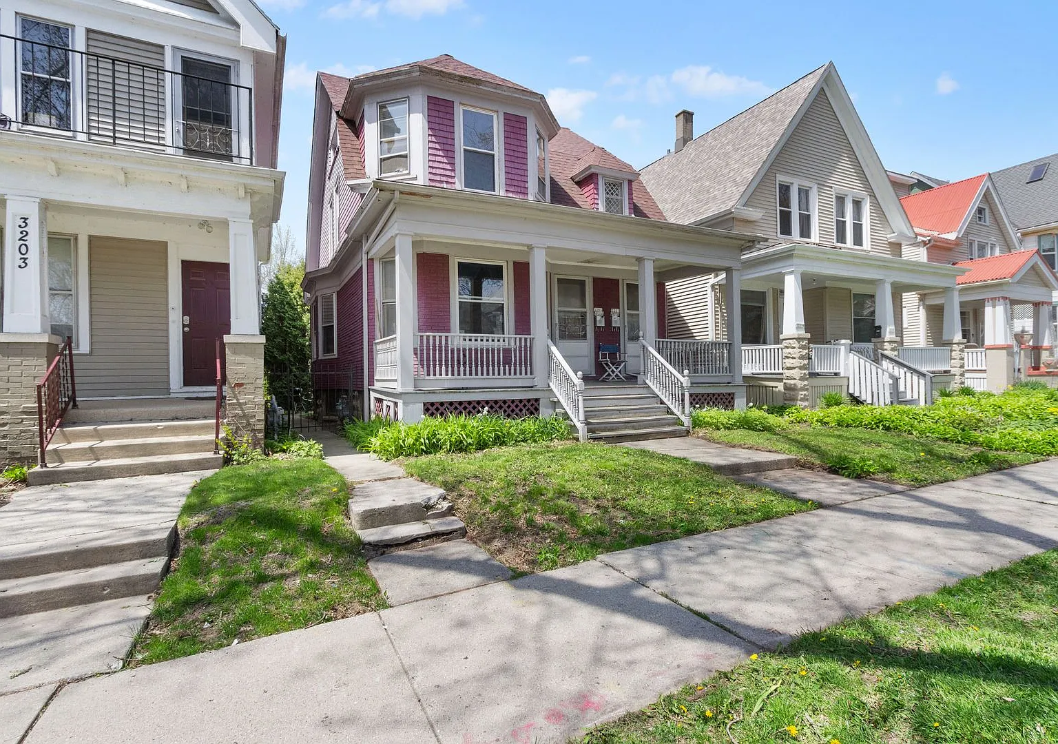 3205 N Bartlett Ave — Photo 1