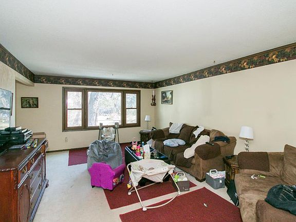 5th image of 1045 Park St