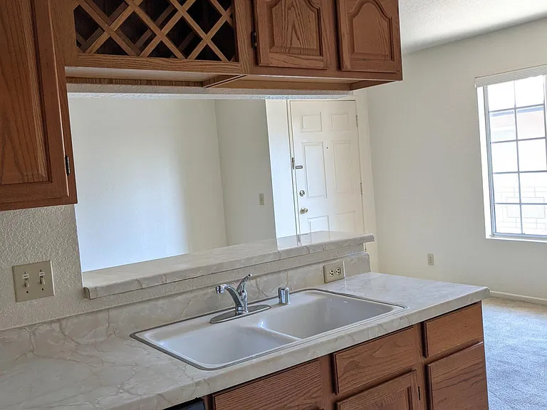 337 N Buena Vista St #202 — Photo 11
