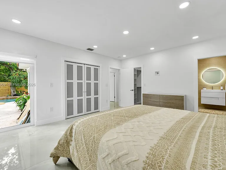 200 N Hibiscus Dr — Photo 29