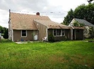 57 Constable Ln, Levittown, NY 11756