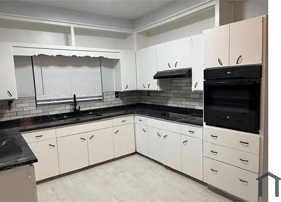 1328 W 9th St — Photo 11