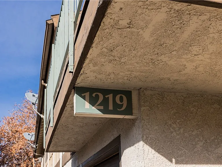 1219 N Edwards St #33 — Photo 55