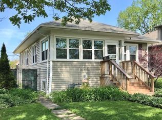 4166 Blanchan Ave, Brookfield, IL 60513