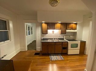 926 S 28th St, South Bend, IN 46615