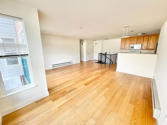 5th image of 118 Wood St APT 101